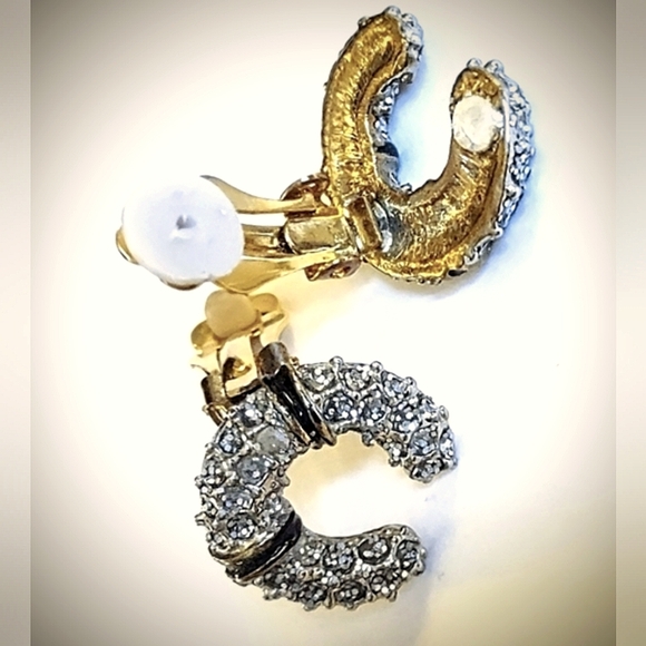 Mega Sparkly Vintage Clip Earrings - Picture 3 of 15